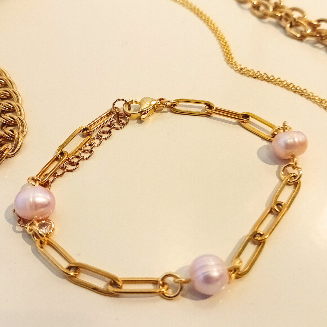 gold plated stainless steel bracelet with freshwater pearls and paperclip chain
