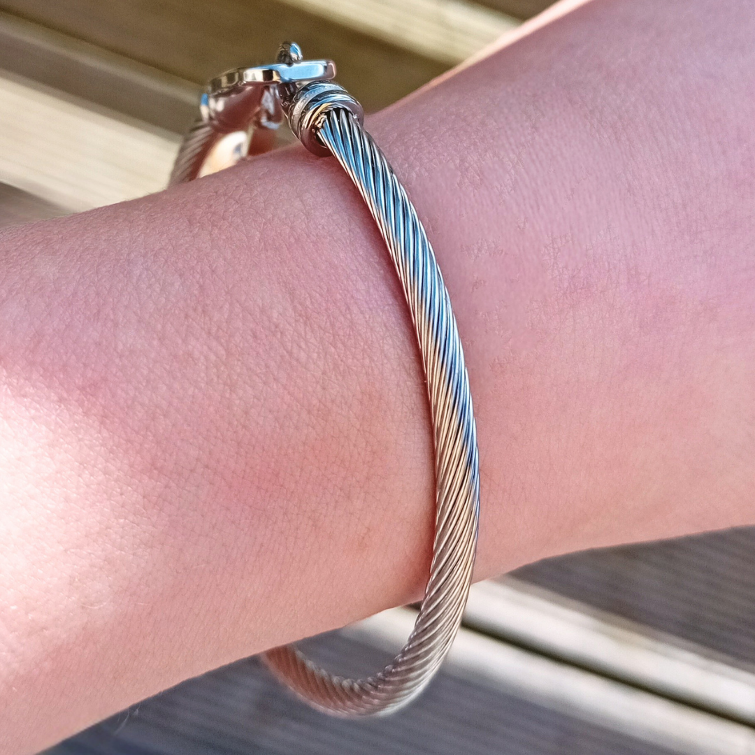 Axis • Stainless-Essential