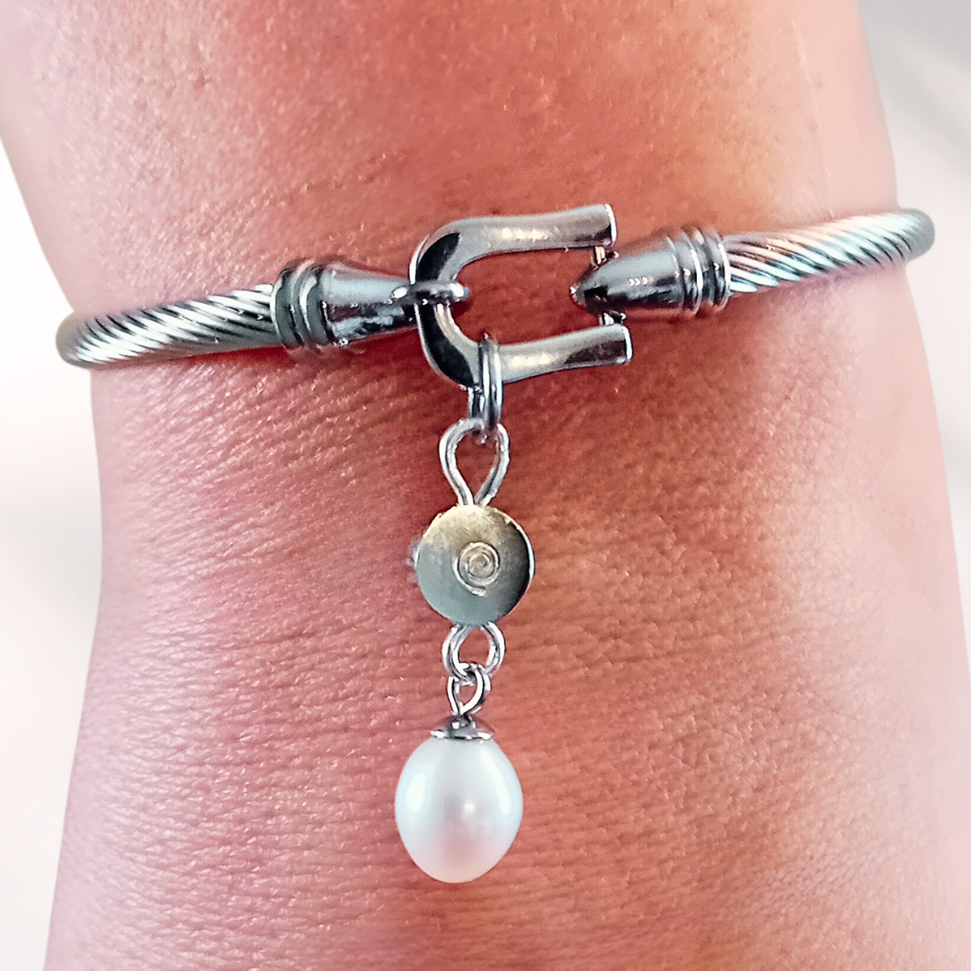 Axis • Stainless-Essential