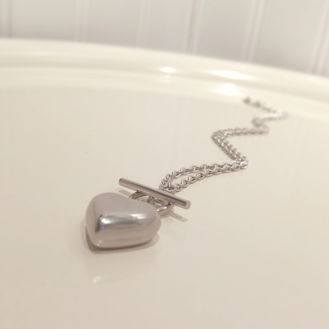 Hold • Stainless-Essential