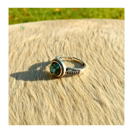 Ring med serafinit och cubic zirkonia i 925 sterling silver från HerMine`s