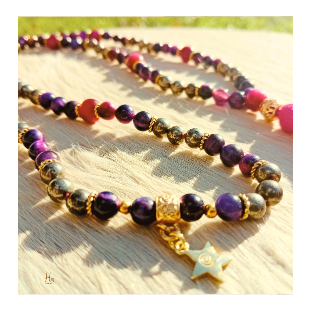 Set Mariel – mala, armband & örhängen i pink & purple tigeröga, pyrit & 18k guldplätering från HerMne`s