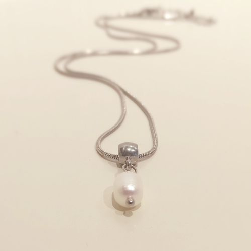 WHISPER · Halsband · Rostfritt Stål · Freshwater Pearl